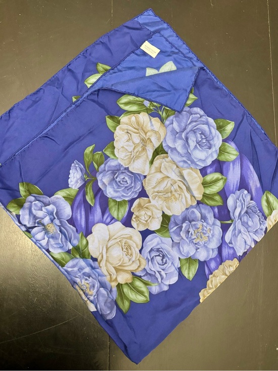 Nordstrom Accessories - Nordstrom 100% Italian Silk Blue Floral Scarf, 34” x 34”
